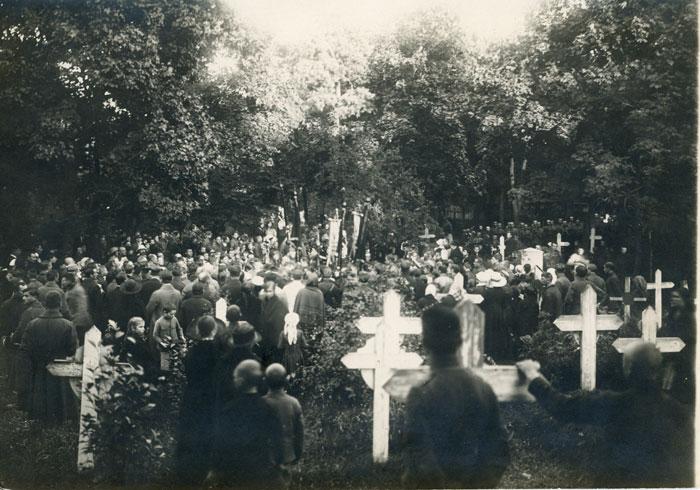 Žuvusio lakūno leitenanto Vytauto Raubos laidotuvės.
