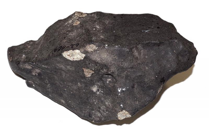 Žemaitkiemio akmeninis chondritas, 5700 g. Žemaitkiemio kaimas, Ukmergės rajonas, 1933 m. vasario 2 d.
