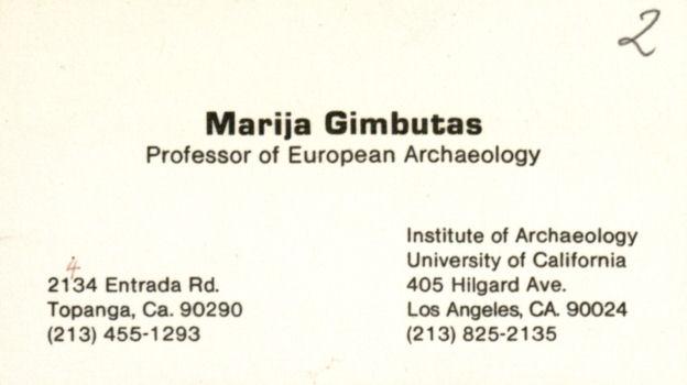 Kalifornijos Los Andželo universiteto Europos archeologijos profesorės M. Gimbutienės vizitinė kortelė
