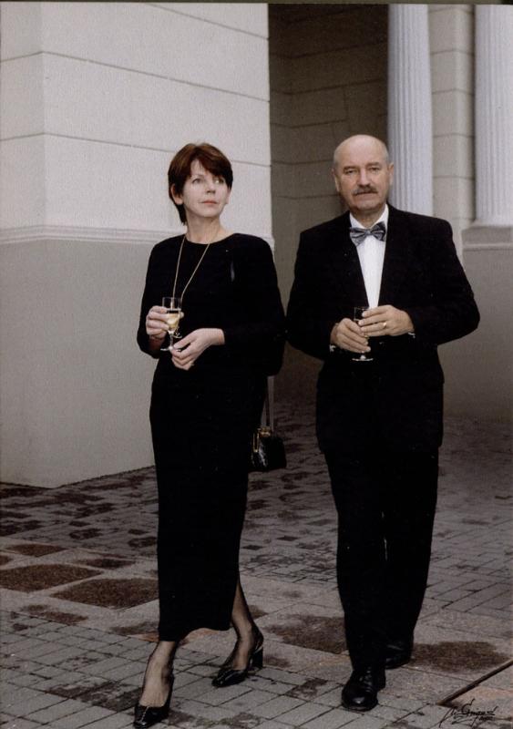 Su žmona Birute pakeliui į priėmimą pas Lietuvos Respublikos Prezidentą Valdą Adamkų.
