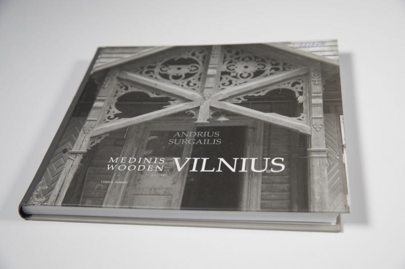 Andriaus Surgailio fotoalbumas „Medinis Vilnius“