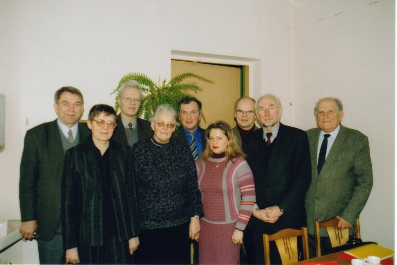 „Fizikų žinių“ redakcinė kolegija, 2004 m.