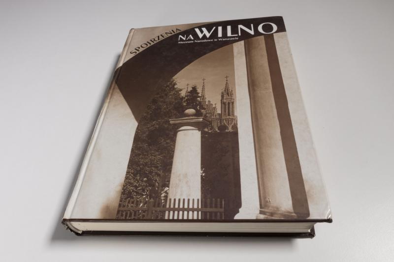 Albumas-katalogas „Žvilgsniai į Vilnių: Vilniaus fotografija 1839–1939“