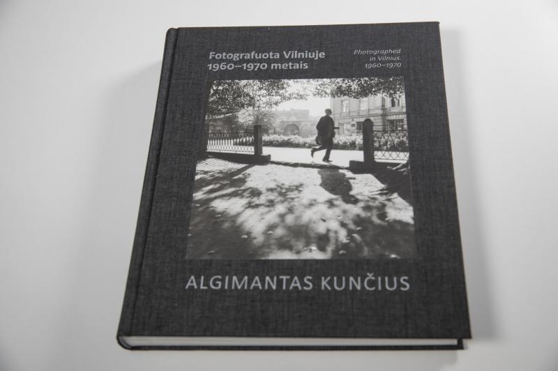 Algimanto Kunčiaus albumas „Fotografuota Vilniuje 1960–1970 metais“